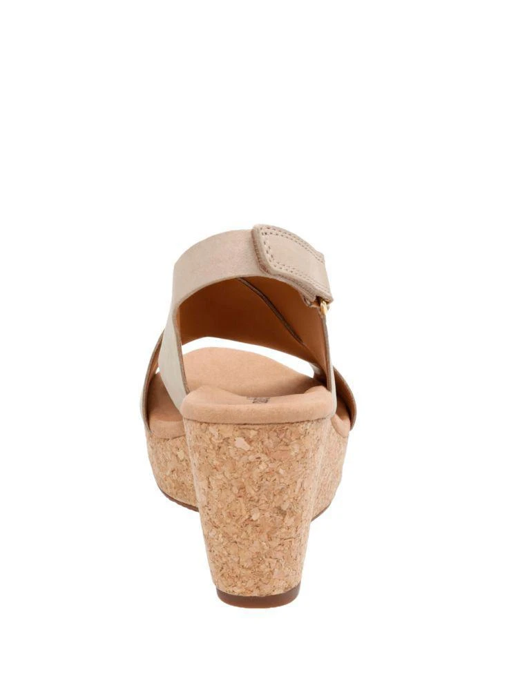 商品Clarks|Anna Nubuck Platform Sandals,价格¥357,第3张图片详细描述
