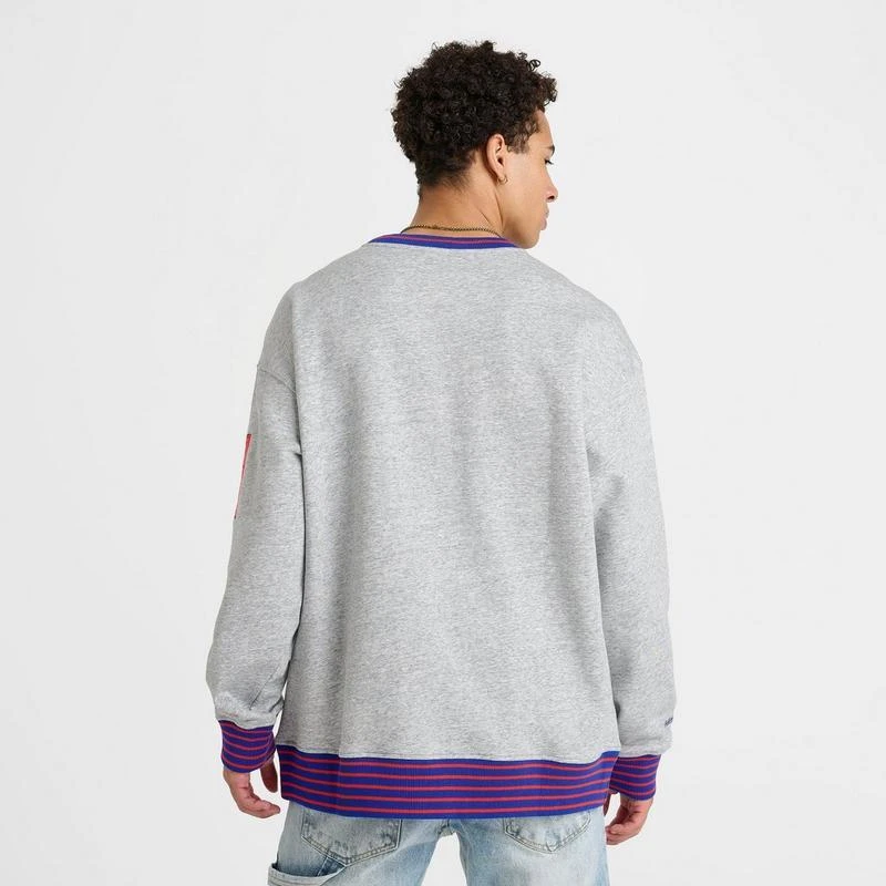 商品Mitchell & Ness|Men's Mitchell & Ness New York Knicks NBA Throw It Back Fleece Crewneck Sweatshirt,价格¥716,第4张图片详细描述