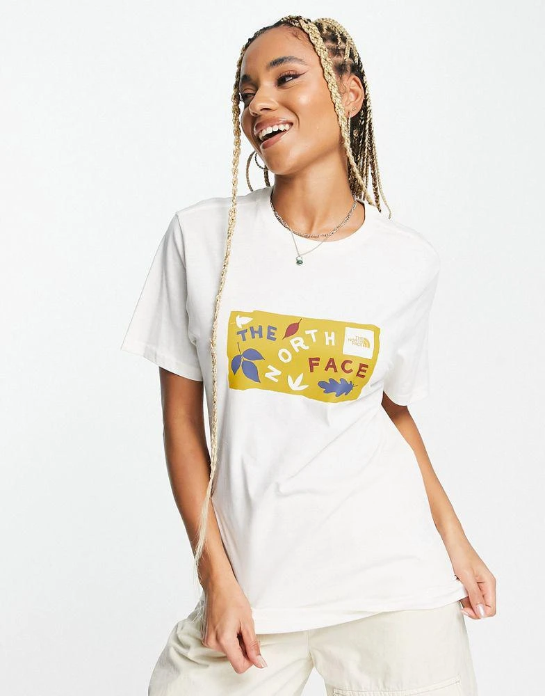 商品The North Face|The North Face Leaf Drawing chest print t-shirt in off white Exclusive at ASOS,价格¥183,第1张图片