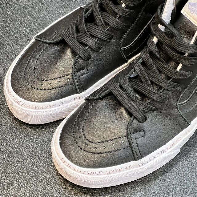 【韩国直邮|包邮包税】万斯[VANS] Sk8-Hi # Divine # 男女共用 运动鞋 # black/true white (VN0A7Q5NB6L) 商品