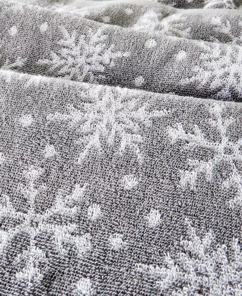 商品SKL Home|Scattered Snowflake Jacquard Cotton Bath Towel, 25" x 50",价格¥228,第2张图片详细描述