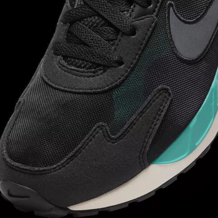 Air Max Solo DX3666-001 Sneaker Men's Black Lace Up Running Shoes NR8305 (Black,13) 商品