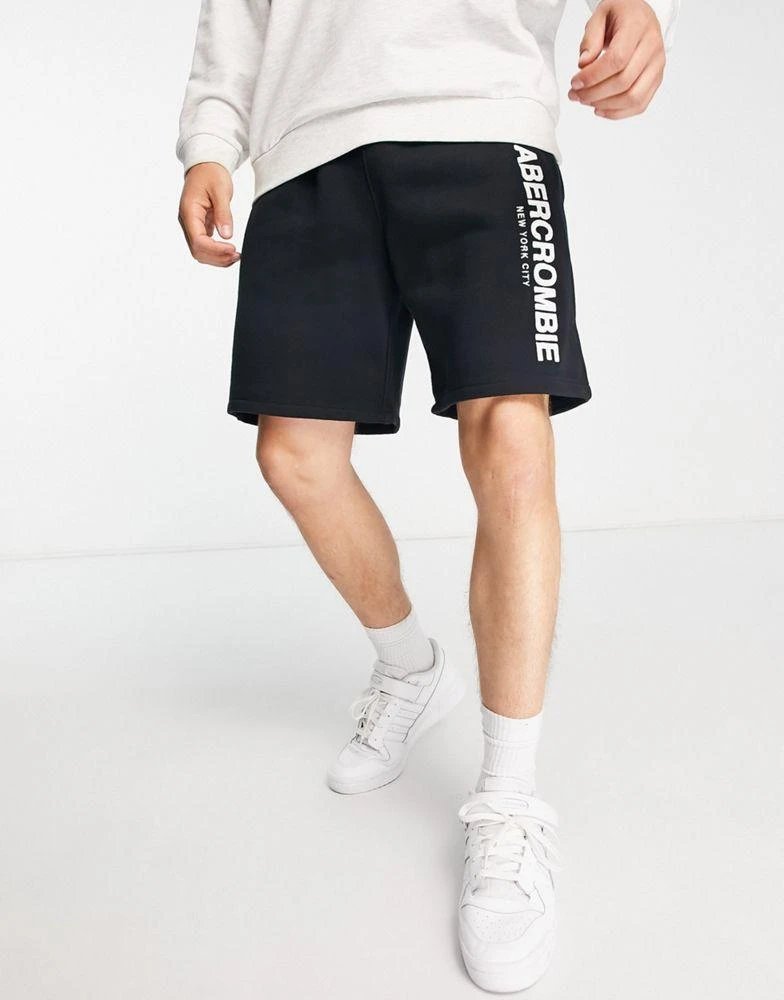 商品Abercrombie & Fitch|Abercrombie & Fitch sweat logo short in black,价格¥285,第3张图片详细描述