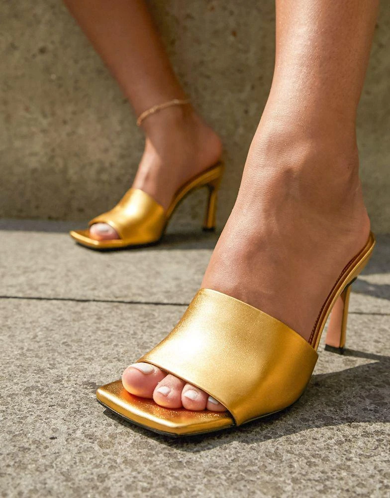 商品ASOS|ASOS DESIGN Hattie mid-heeled mule sandals in gold,价格¥104,第1张图片