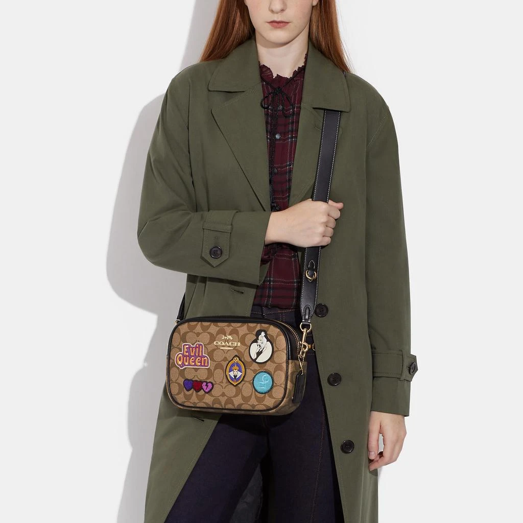 商品Coach|Coach Outlet Disney X Coach Jamie Camera Bag In Signature Canvas With Patches,价格¥1110,第3张图片详细描述