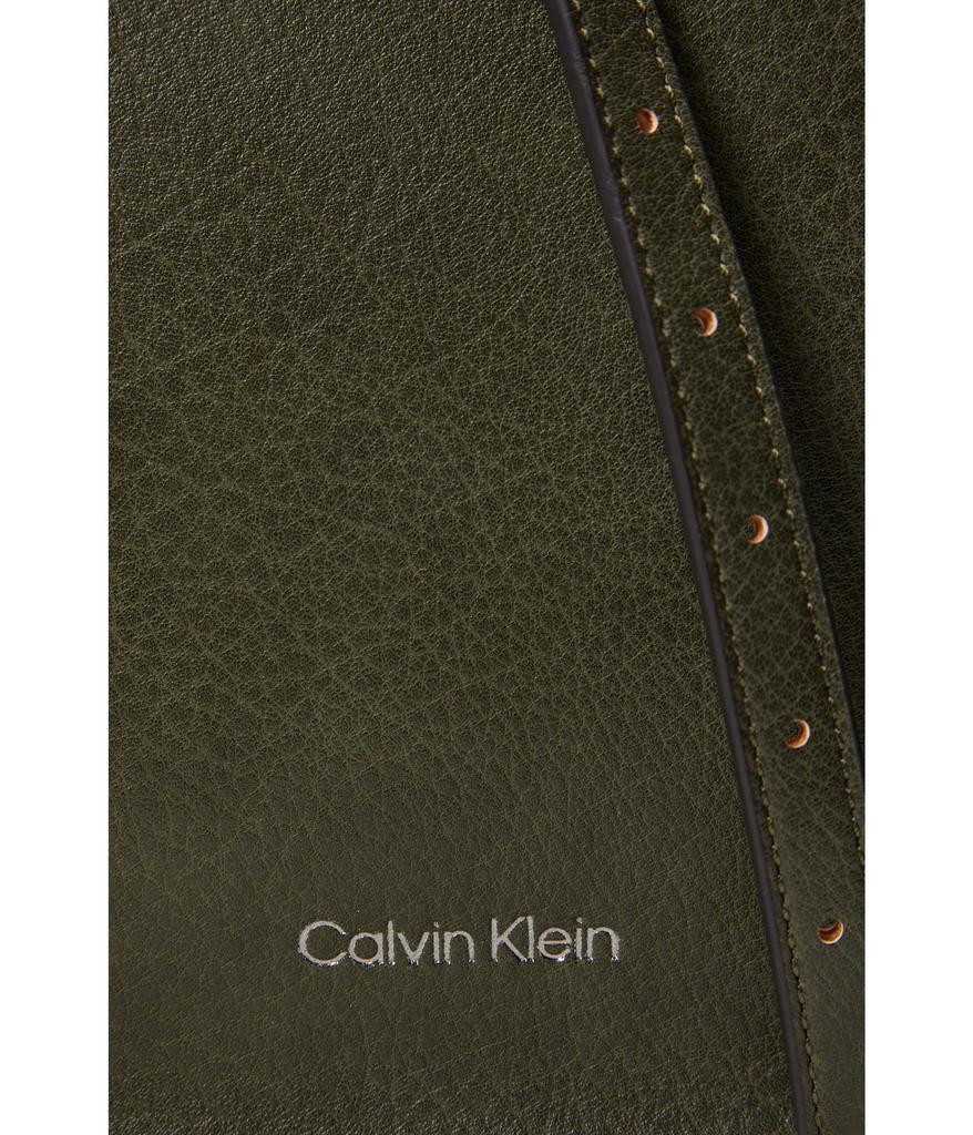 商品Calvin Klein|Reyna Novelty Crossbody,价格¥355,第6张图片详细描述