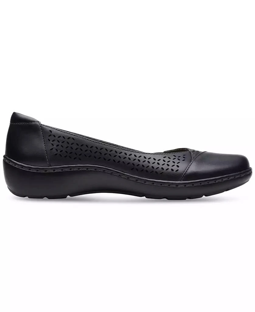 商品Clarks|Women's Cora Iris Slip-On Flats,价格¥678,第2张图片详细描述