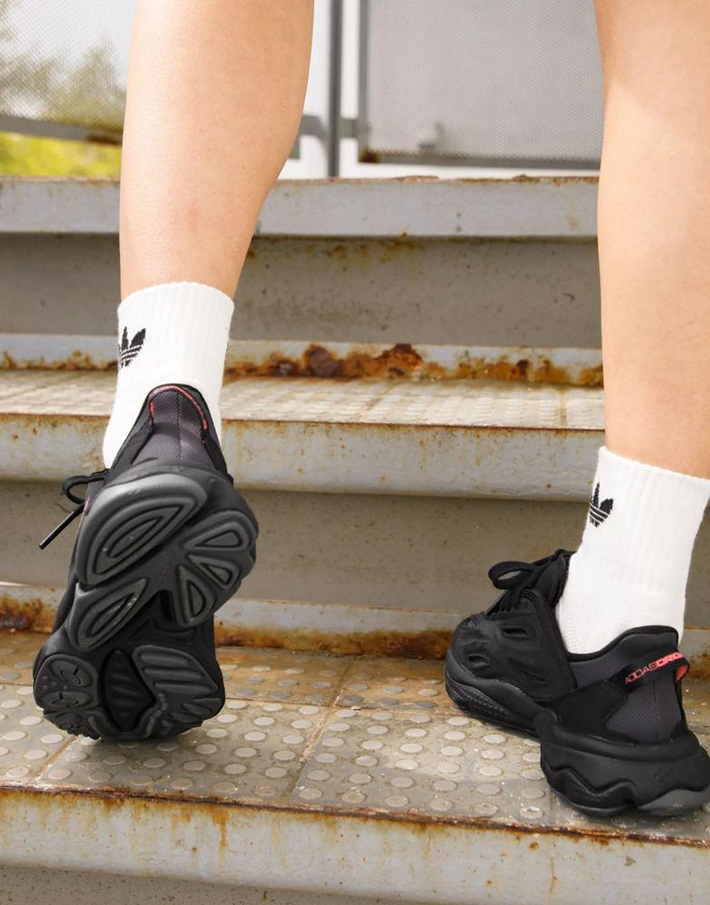 商品Adidas|adidas Originals Ozweego Celox trainers in black with pink details,价格¥871,第2张图片详细描述