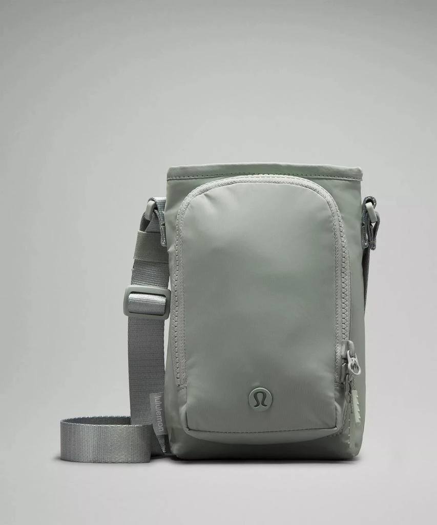 Water Bottle Crossbody with Front Pocket 2L 商品