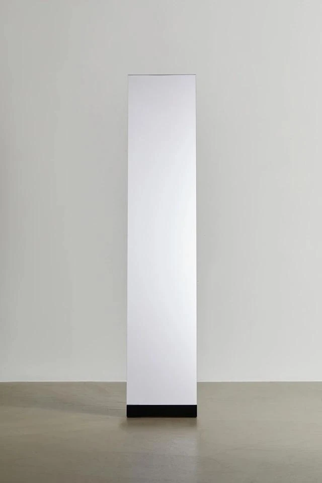 商品Urban Outfitters|Marshall Storage Floor Mirror,价格¥1342,第2张图片详细描述