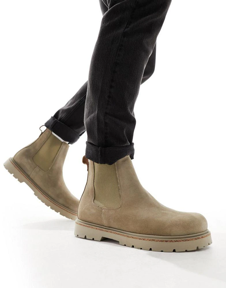 商品Birkenstock|Birkenstock Highwood chelsea boots in taupe suede,价格¥1625,第1张图片