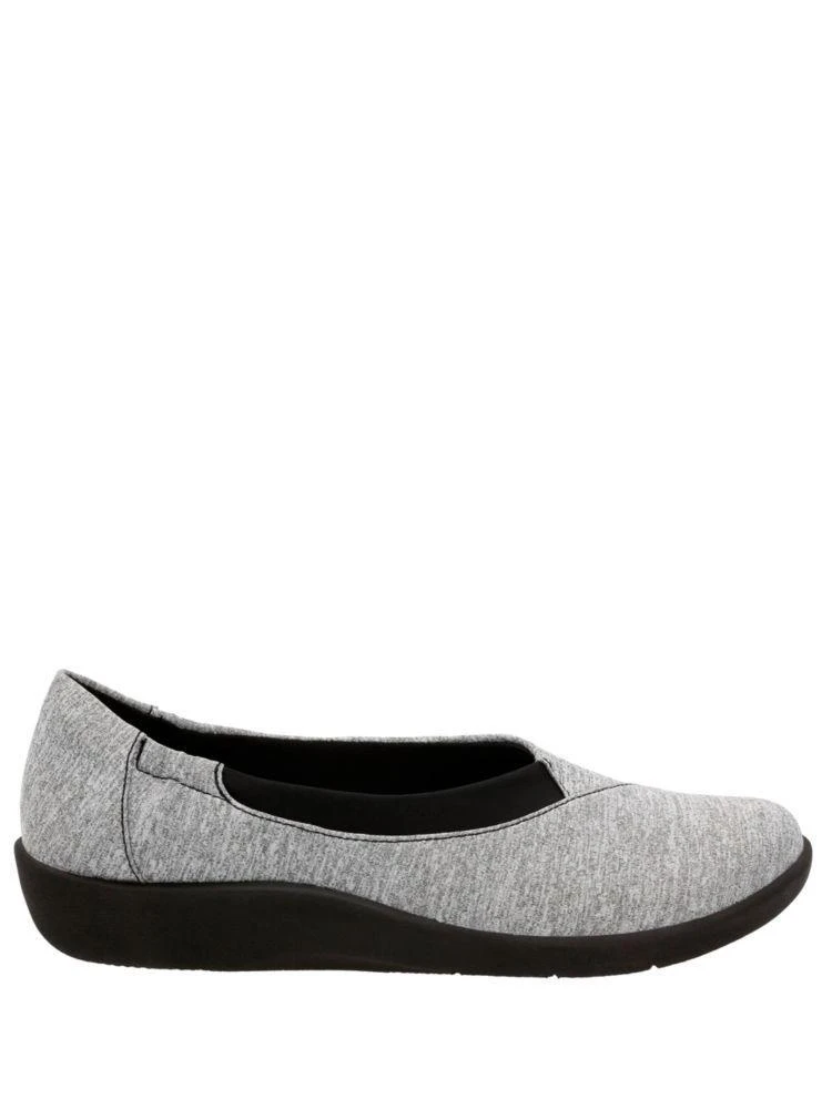 商品Clarks|Sillian Jetay Round Toe Slip-On Shoes,价格¥192,第5张图片详细描述