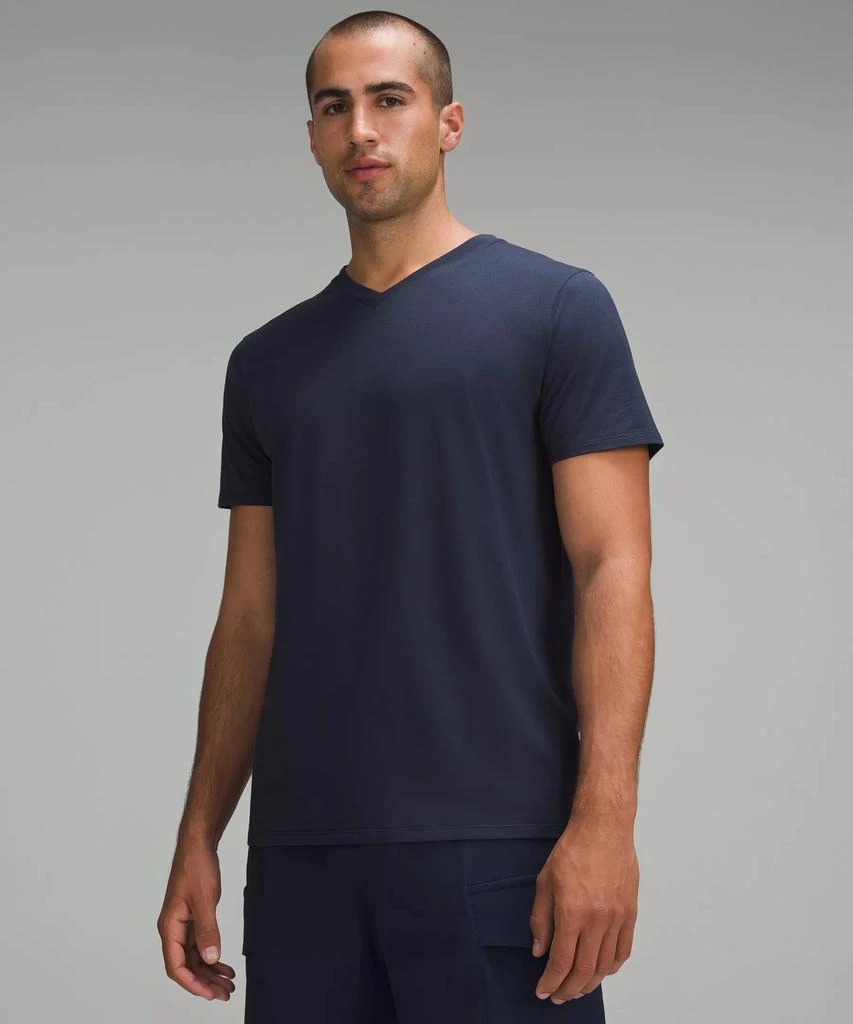 商品Lululemon|lululemon Fundamental V-Neck T-Shirt,价格¥417,第5张图片详细描述