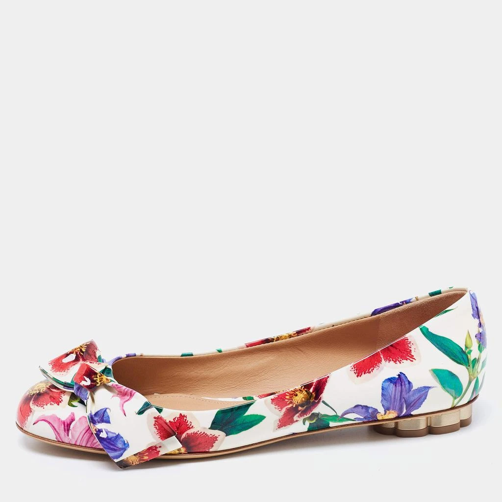 商品Salvatore Ferragamo|Salvatore Ferragamo White Floral Print Patent Leather Avola Bow Ballet Flats Size 37,价格¥2722,第1张图片