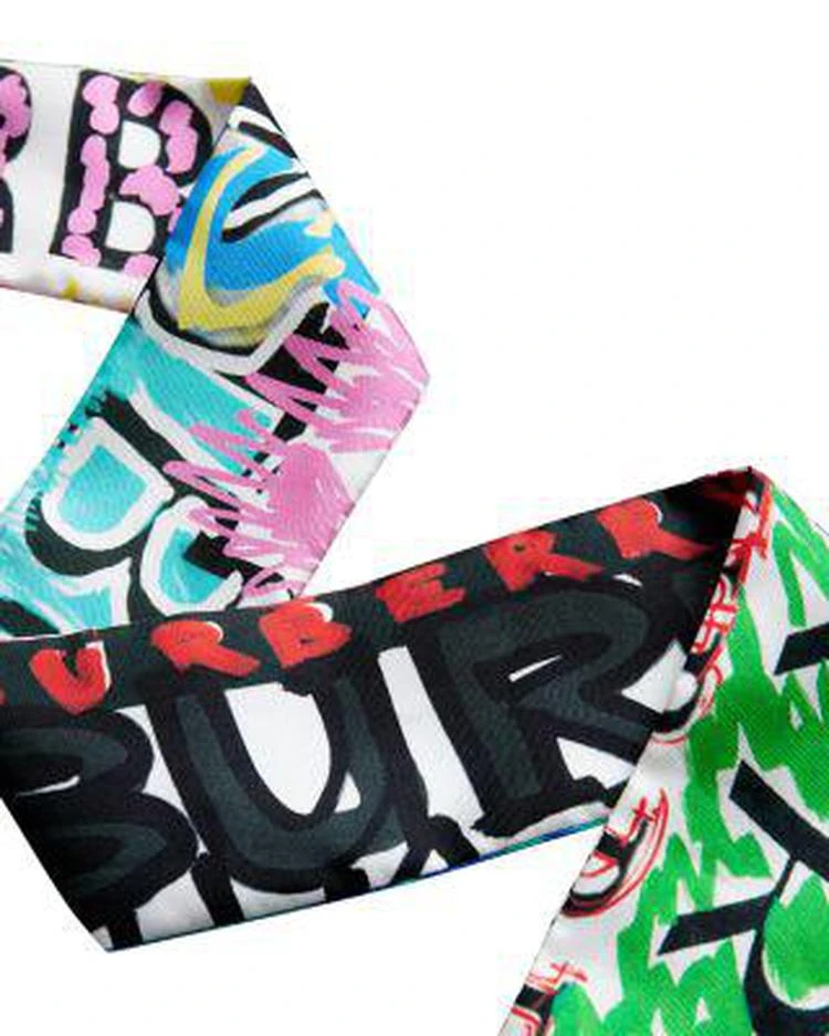 商品Burberry|Newsprint Silk Skinny Scarf,价格¥1269,第1张图片