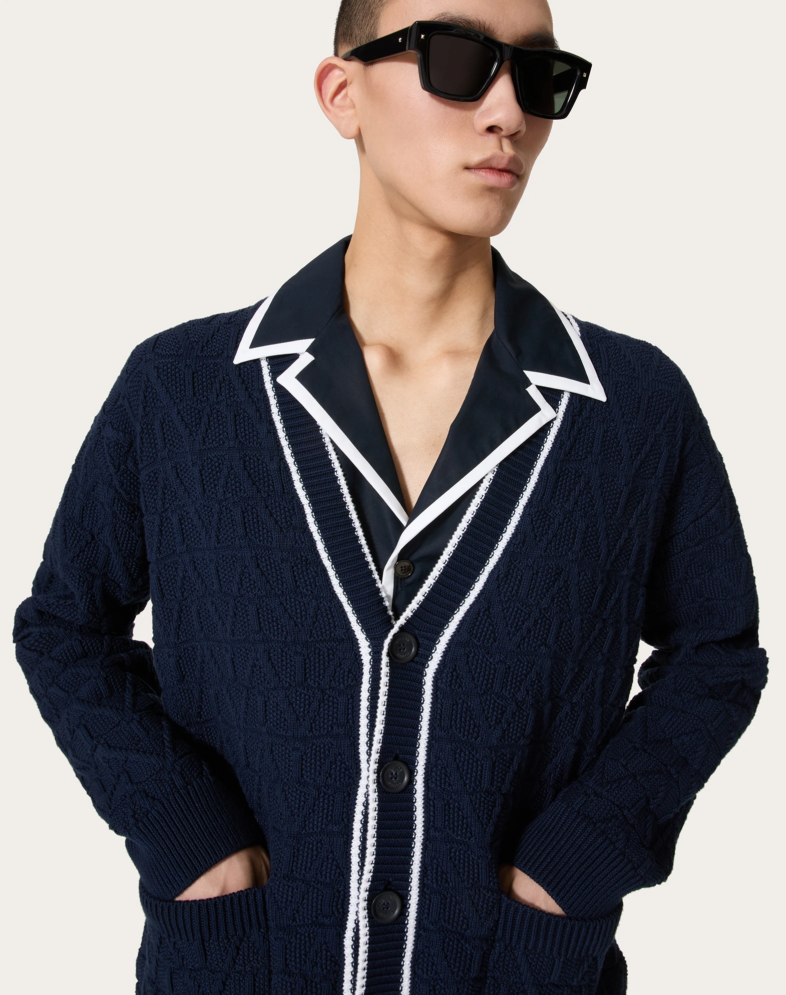 V标志开衫 VKA03XACD 商品