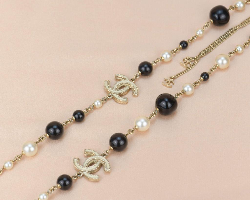 Chanel CC 2011 Pearl Necklace and Earrings Set商品第6张图片规格展示
