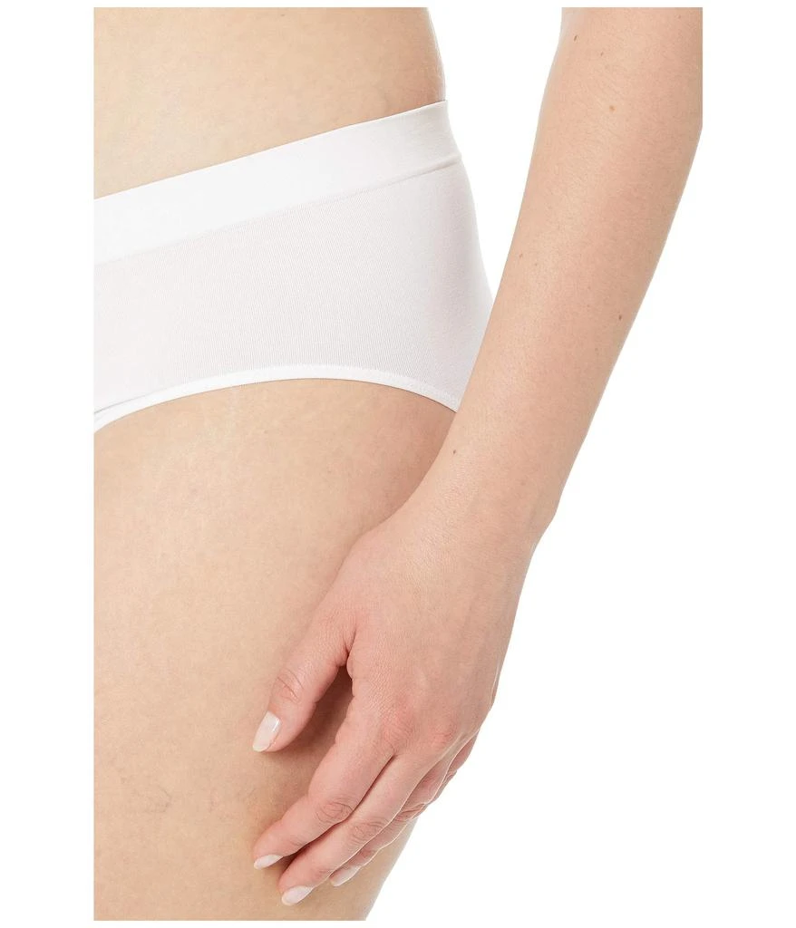 商品Bali|One Smooth U All Around Smoothing Hipster Panty,价格¥26,第4张图片详细描述