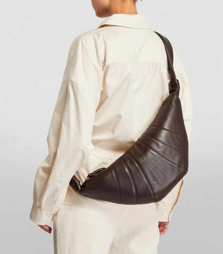 商品Lemaire|Medium Leather Croissant Shoulder Bag,价格¥8626,第2张图片详细描述