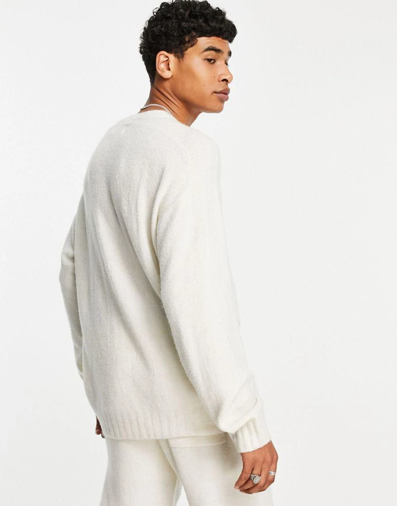 商品Topman|Topman oversized knitted jumper in ecru,价格¥134,第2张图片详细描述