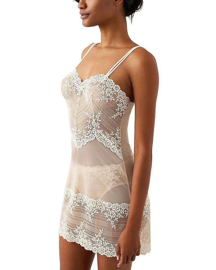 商品Wacoal|Embrace Lace™ Chemise,价格¥505,第5张图片详细描述