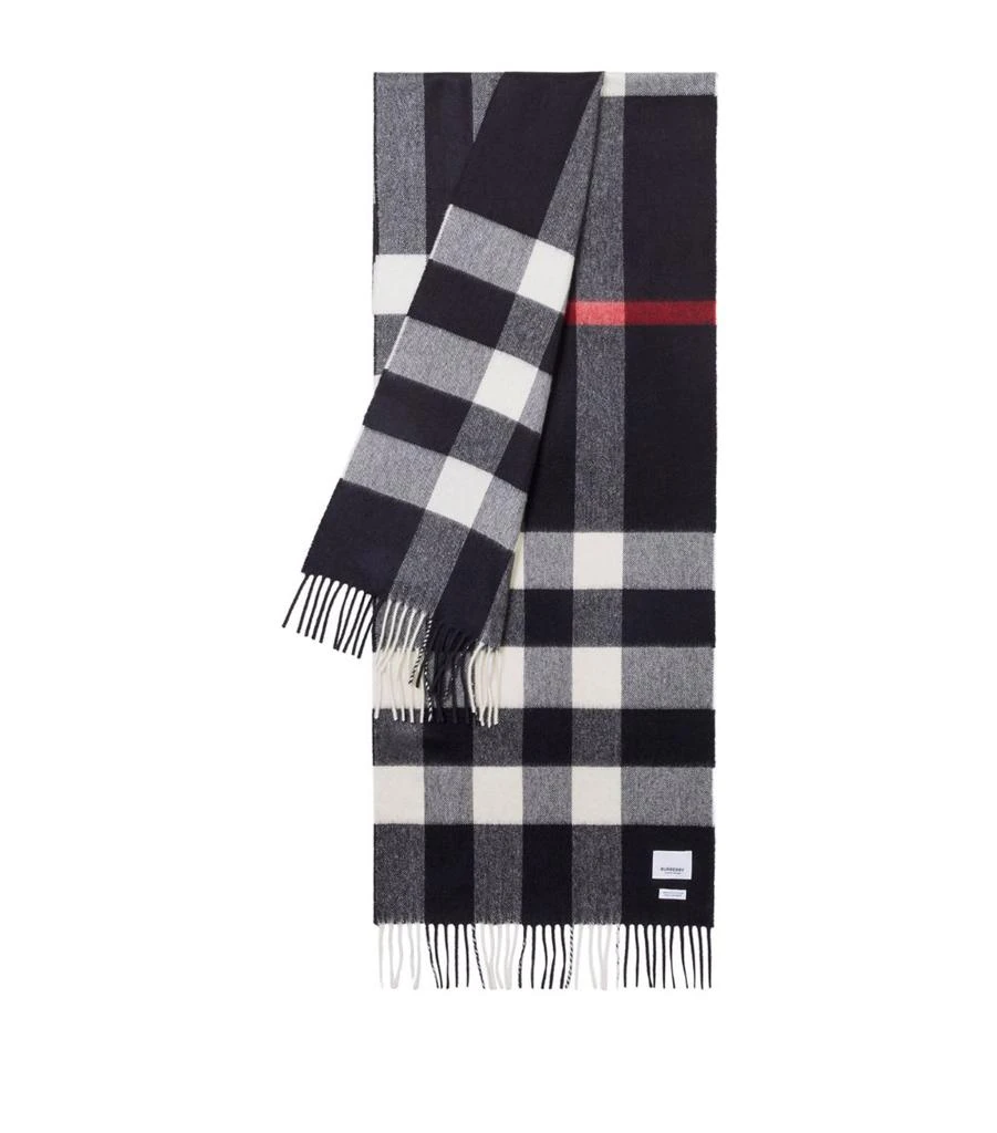 商品Burberry|Cashmere Check Scarf,价格¥4804,第5张图片详细描述