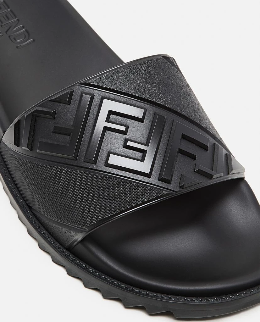 商品Fendi|LOGO PRINT RUBBER SLIPPERS,价格¥3096,第4张图片详细描述
