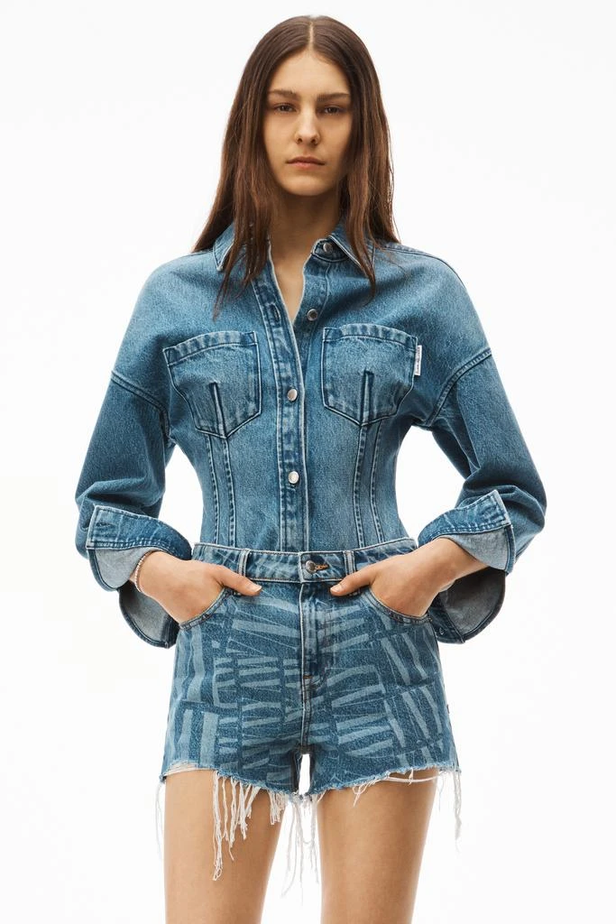 商品Alexander Wang|AWNY LOGO BITE SHORT IN DENIM,价格¥928,第5张图片详细描述
