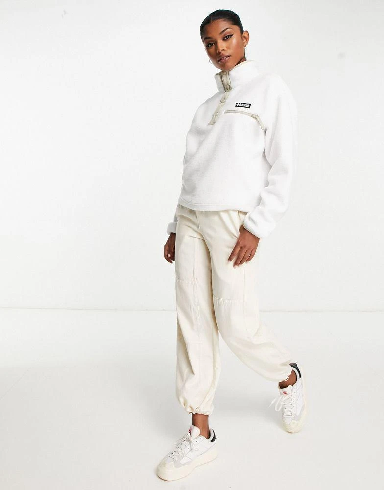 商品Columbia|Columbia Helvetia cropped 1/2 snap neck fleece in white Exclusive at ASOS,价格¥639,第2张图片详细描述