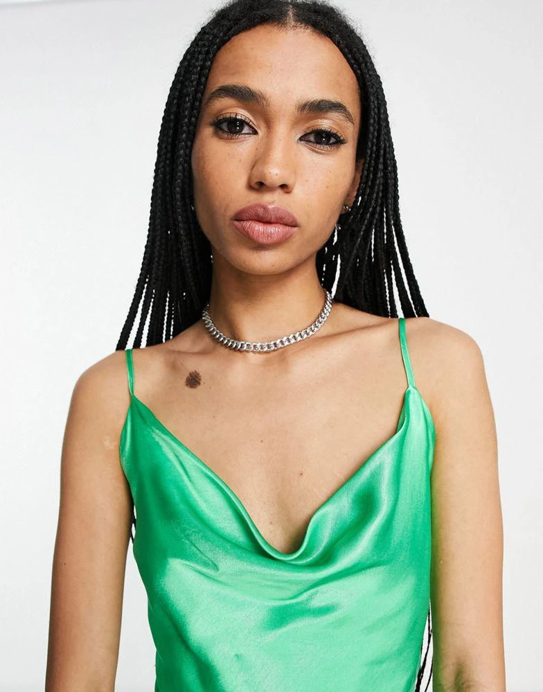 商品Bershka|Bershka cowl neck satin mini dress in green,价格¥117,第3张图片详细描述