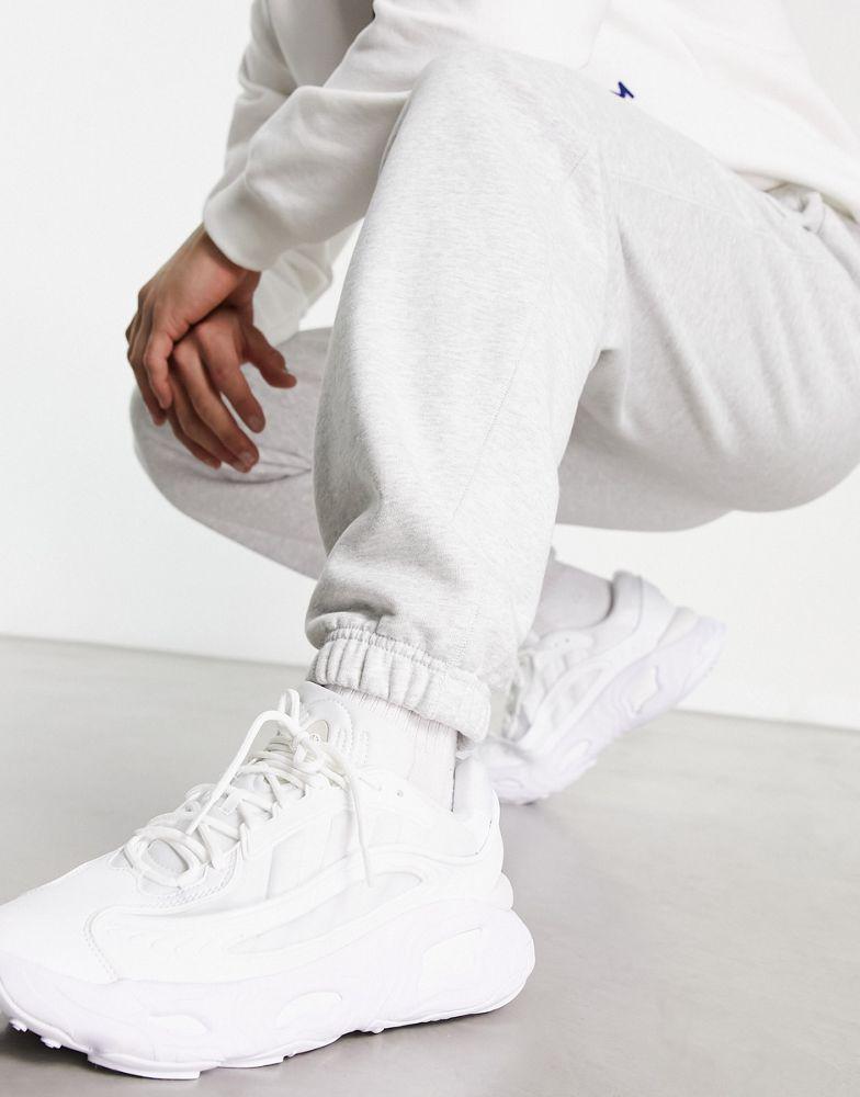 商品Adidas|adidas Originals trefoil essentials joggers in light grey,价格¥702,第5张图片详细描述