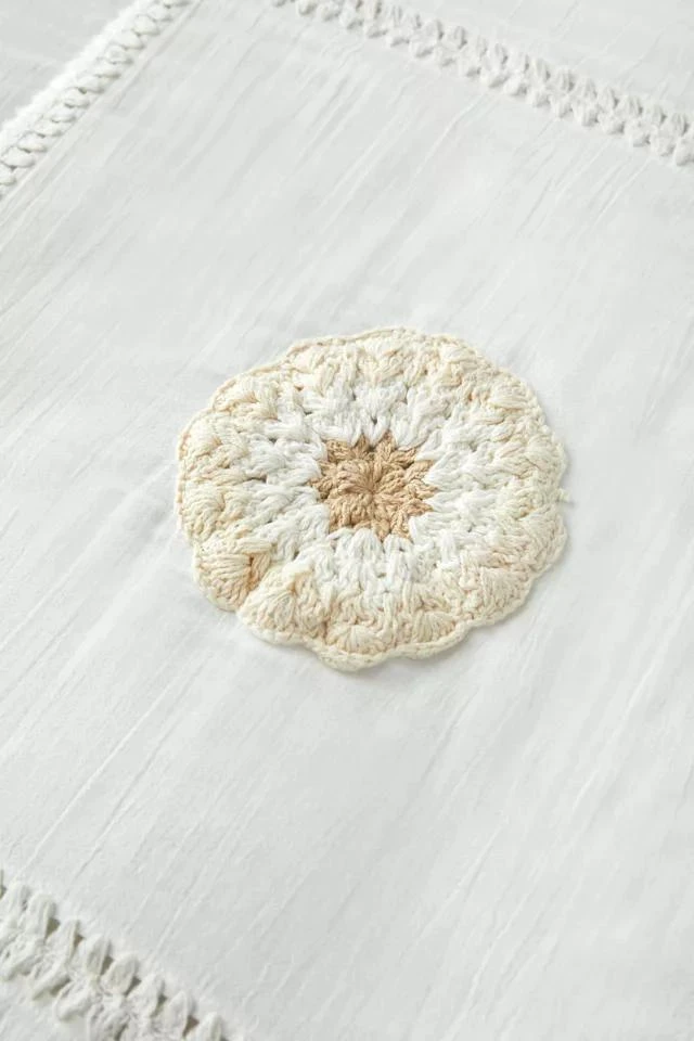 商品Urban Outfitters|Dorthy Crochet Comforter,价格¥1937,第4张图片详细描述