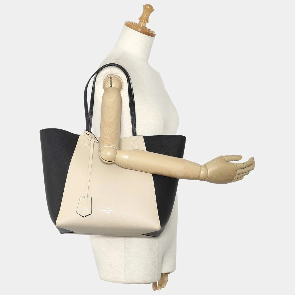 商品[二手商品] Louis Vuitton|Louis Vuitton Beige Leather LockMe Cabas,价格¥17798,第4张图片详细描述