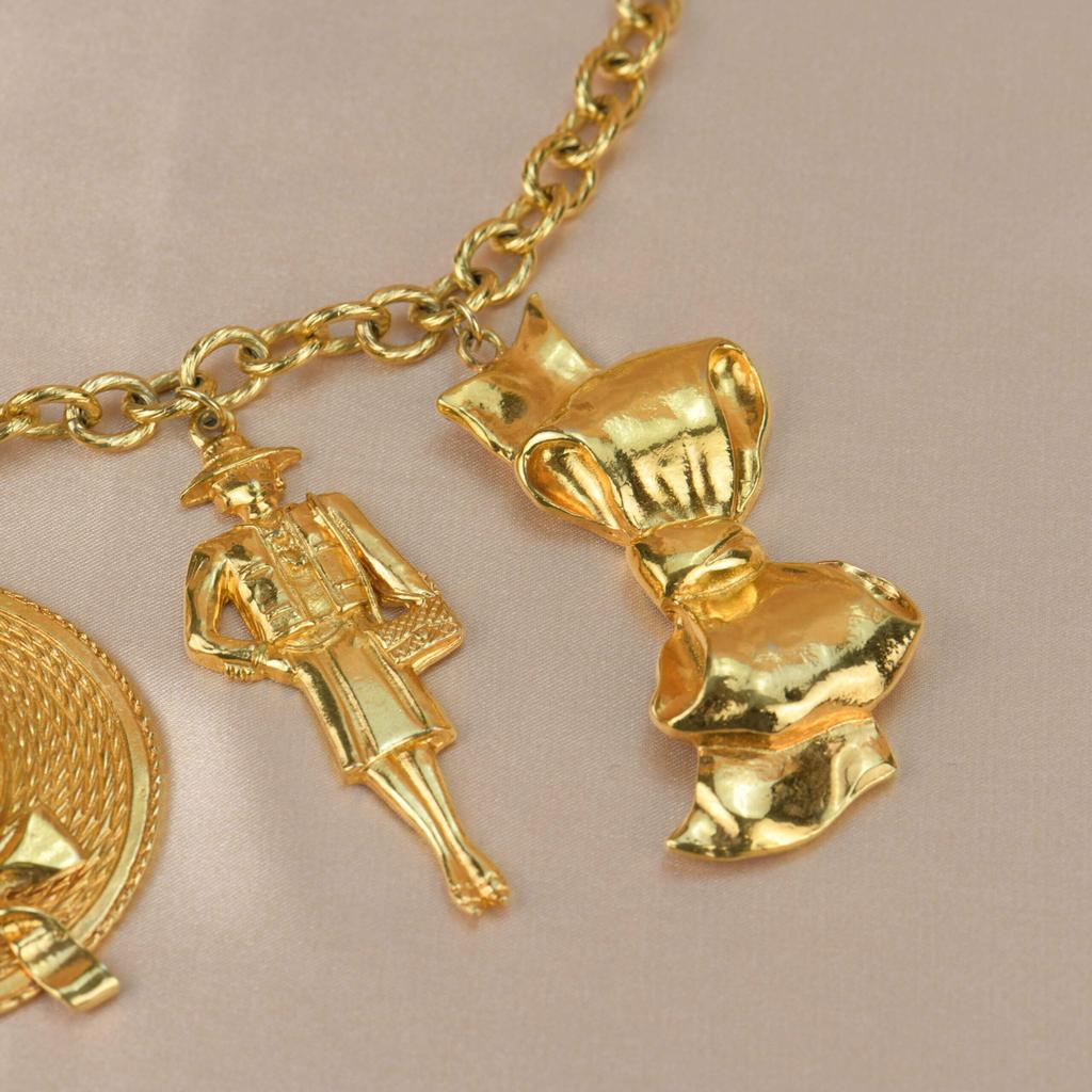 Chanel Vintage Gold Plated Chain Necklace with Six Iconic Charms商品第4张图片规格展示