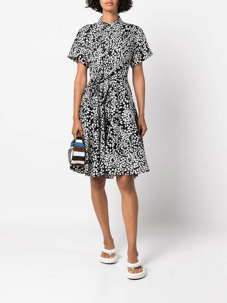 商品Diane von Furstenberg|Albus Short Sleeve Knee Length Shirt Dress in Black Love Stems,价格¥2908,第1张图片