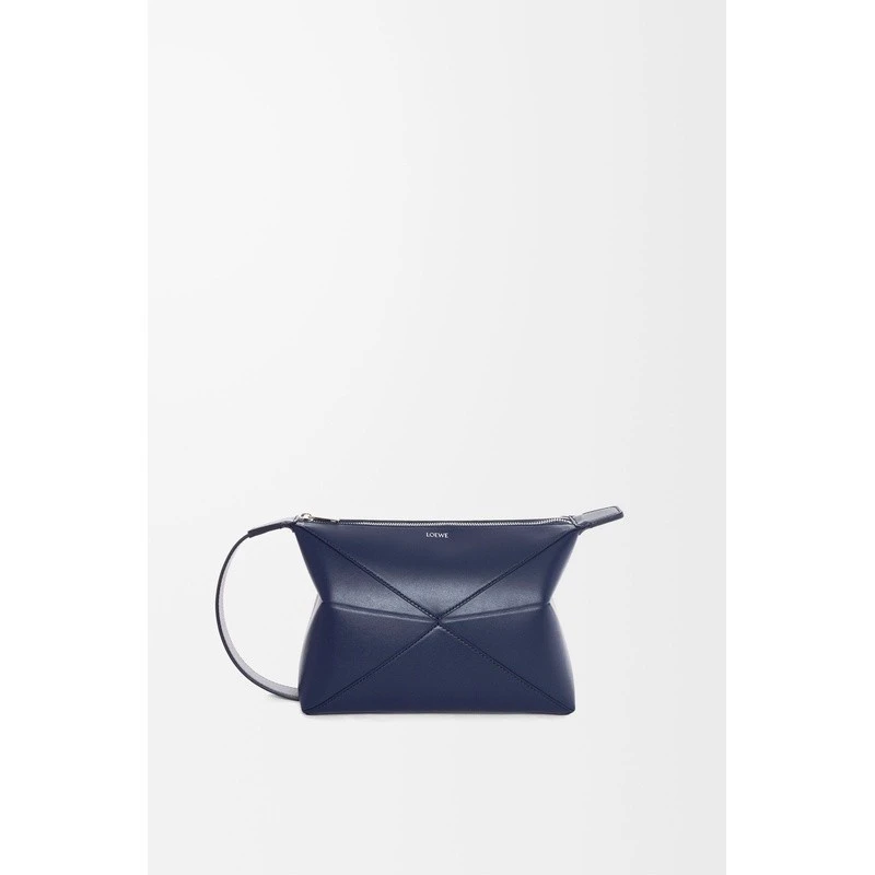 商品Loewe|【预售3-5天】LOEWE罗意威 男士深蓝色小牛皮手提包,价格¥6874,第1张图片