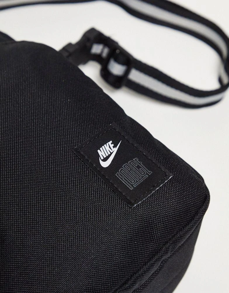 商品NIKE|Nike BB Heritage cross body bag in black,价格¥156,第4张图片详细描述