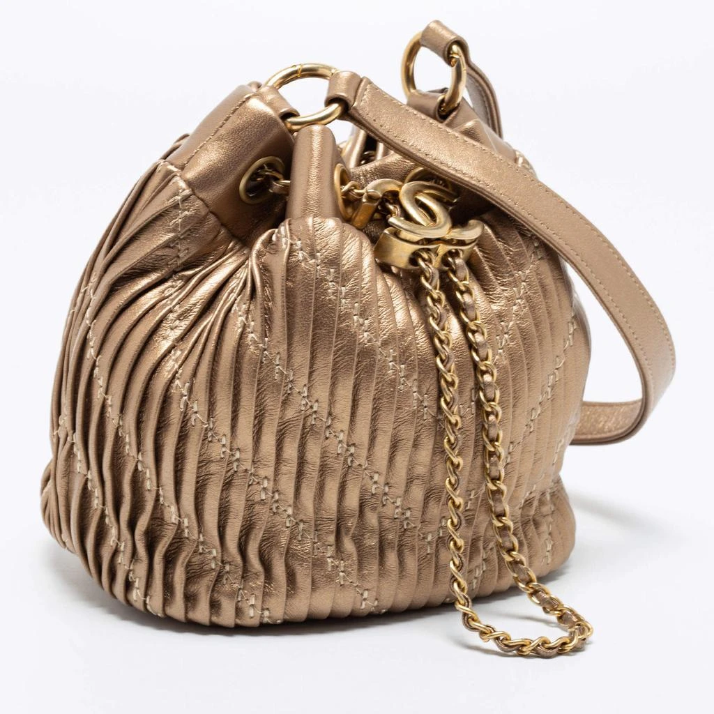 商品[二手商品] Chanel|Chanel Gold Leather Small Coco Pleats Drawstring Bucket Bag,价格¥15036,第3张图片详细描述