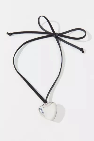 商品Urban Outfitters|Valentina Corded Heart Necklace,价格¥38,第2张图片详细描述