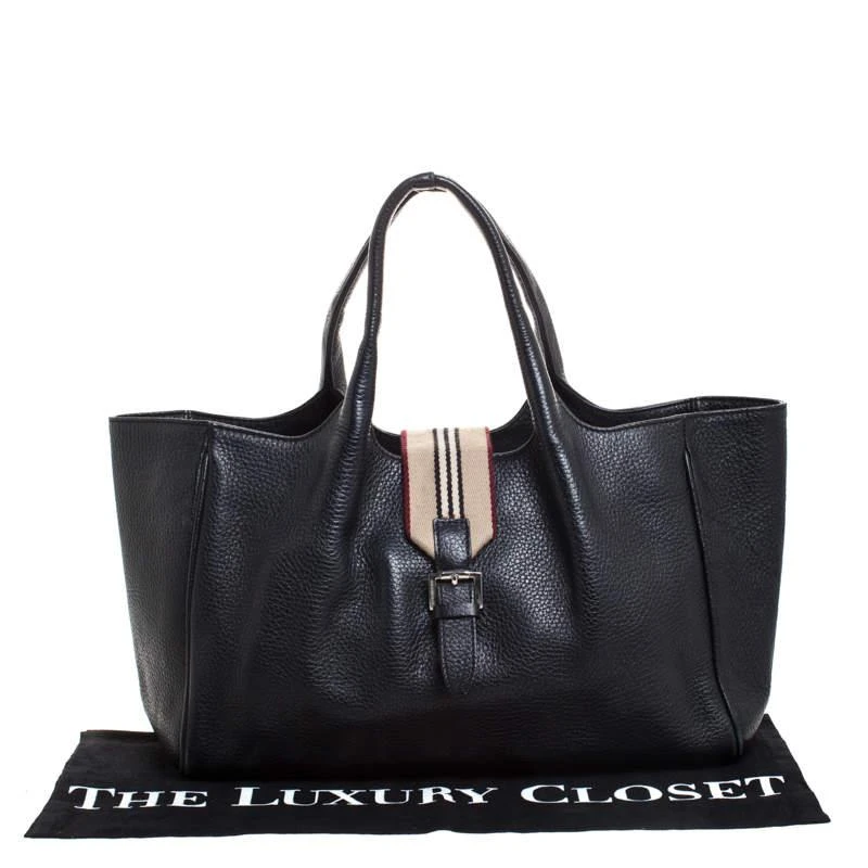 Burberry Black Leather Buckle Tote 商品