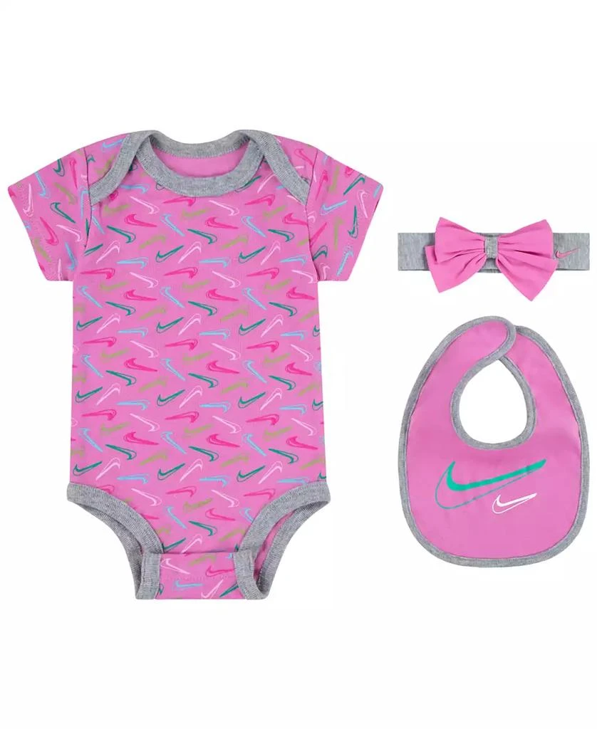 商品NIKE|Newborn Girls Printed Bodysuit, Headband and Bib Set,价格¥198,第1张图片