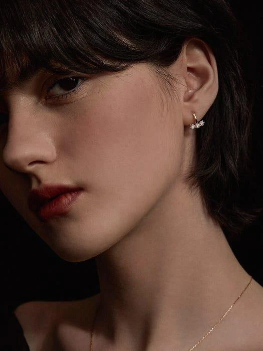 商品LUNNE|10k Gold Triple Stone Hoop Earrings,价格¥929,第2张图片详细描述