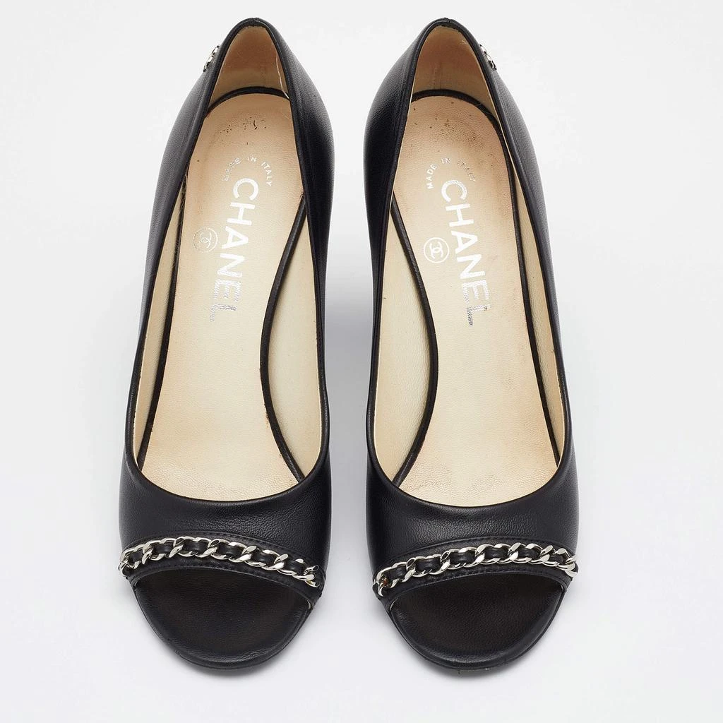 商品[二手商品] Chanel|Chanel Black Leather CC Chain Link Detail Open Toe Pumps Size 37,价格¥3179,第3张图片详细描述