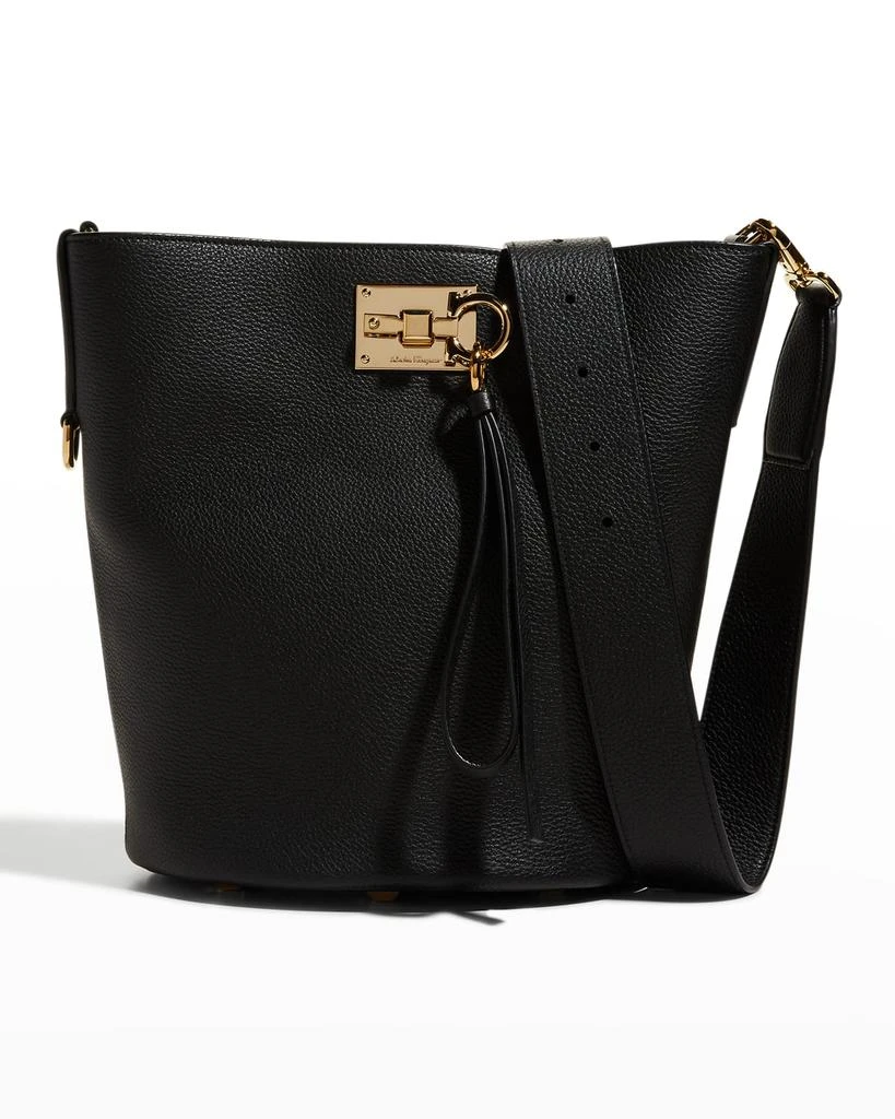 商品Salvatore Ferragamo|The Studio Gancio Leather Bucket Bag,价格¥12502,第1张图片