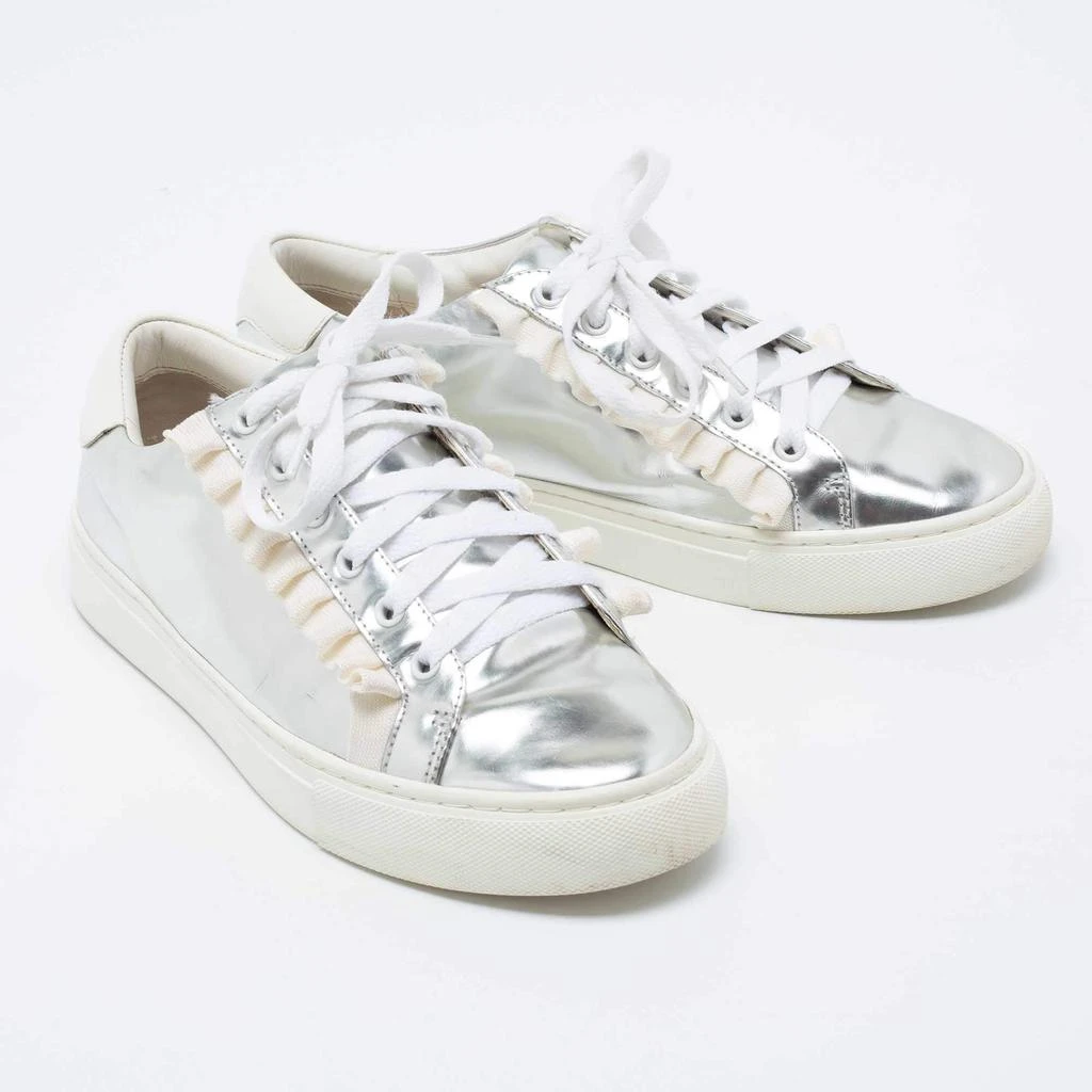 商品[二手商品] Tory Burch|Tory Burch Silver/White Leather Tory Sport Ruffle Low Top Sneakers Size 38.5,价格¥814,第4张图片详细描述