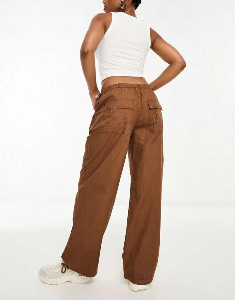 商品ASOS|ASOS DESIGN parachute cargo trouser with seam detail in warm brown,价格¥160,第3张图片详细描述