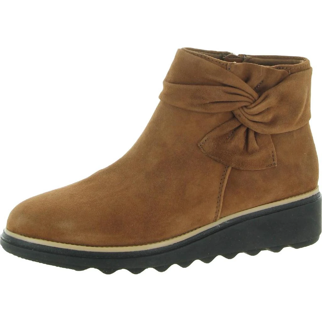 商品Clarks|Clarks Cloudsteppers Women's Sharon Salon Suede Wedge Ankle Booties,价格¥642,第2张图片详细描述