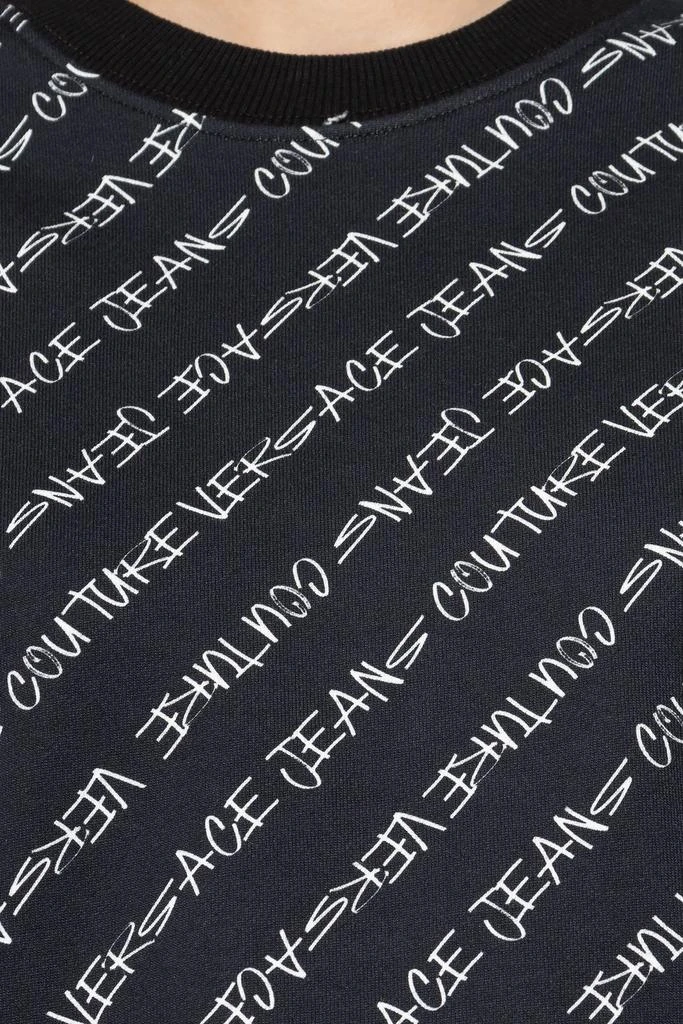 商品Versace|Versace Jeans Couture Allover Logo Printed Cropped Sweatshirt,价格¥1484,第4张图片详细描述