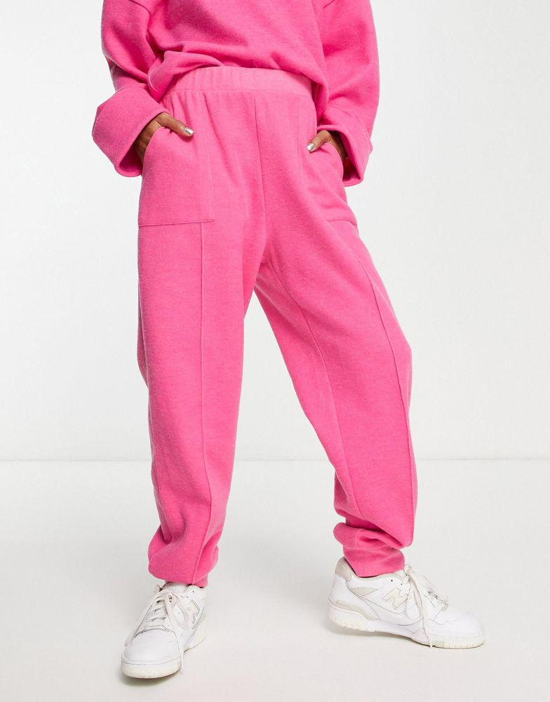 ASOS DESIGN co-ord super soft seamed jogger in bright pink商品第4张图片规格展示