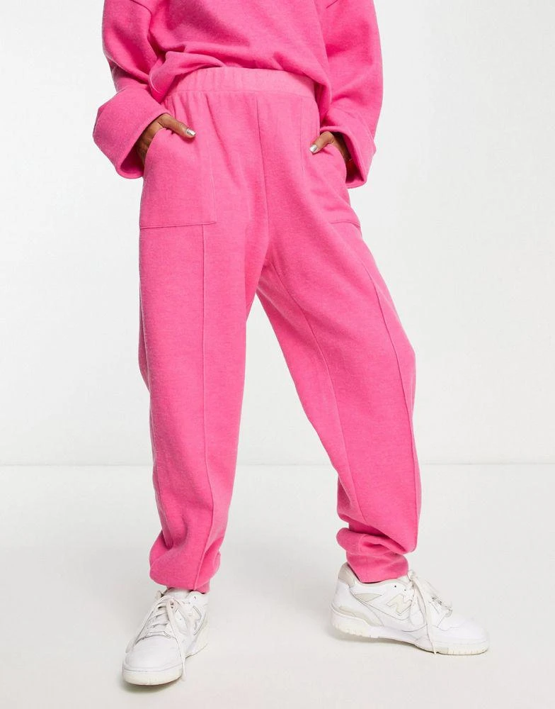 商品ASOS|ASOS DESIGN co-ord super soft seamed jogger in bright pink,价格¥137,第4张图片详细描述